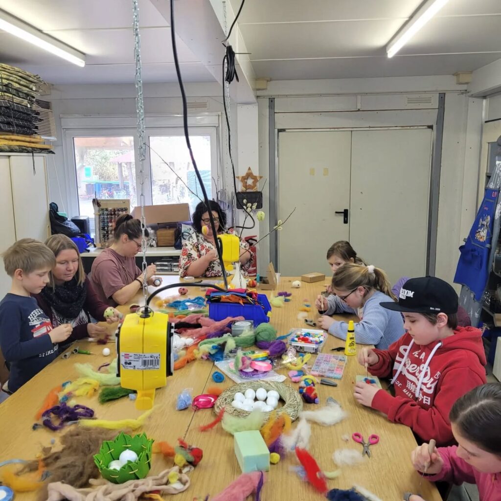 Instagram post from offene_jugendwerkstatt_ka. This post is in position 3.