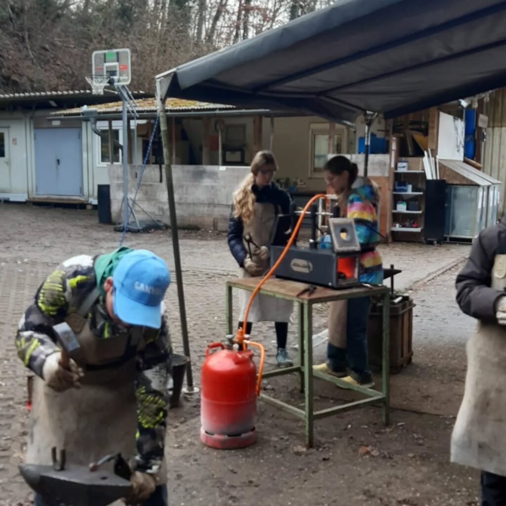 Instagram post from offene_jugendwerkstatt_ka. This post is in position 3.