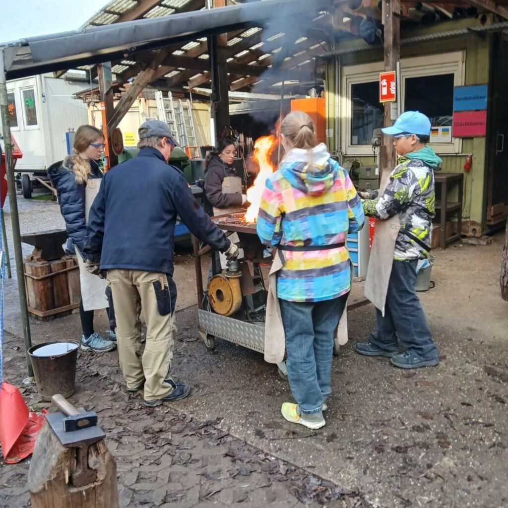 Instagram post from offene_jugendwerkstatt_ka. This post is in position 2.