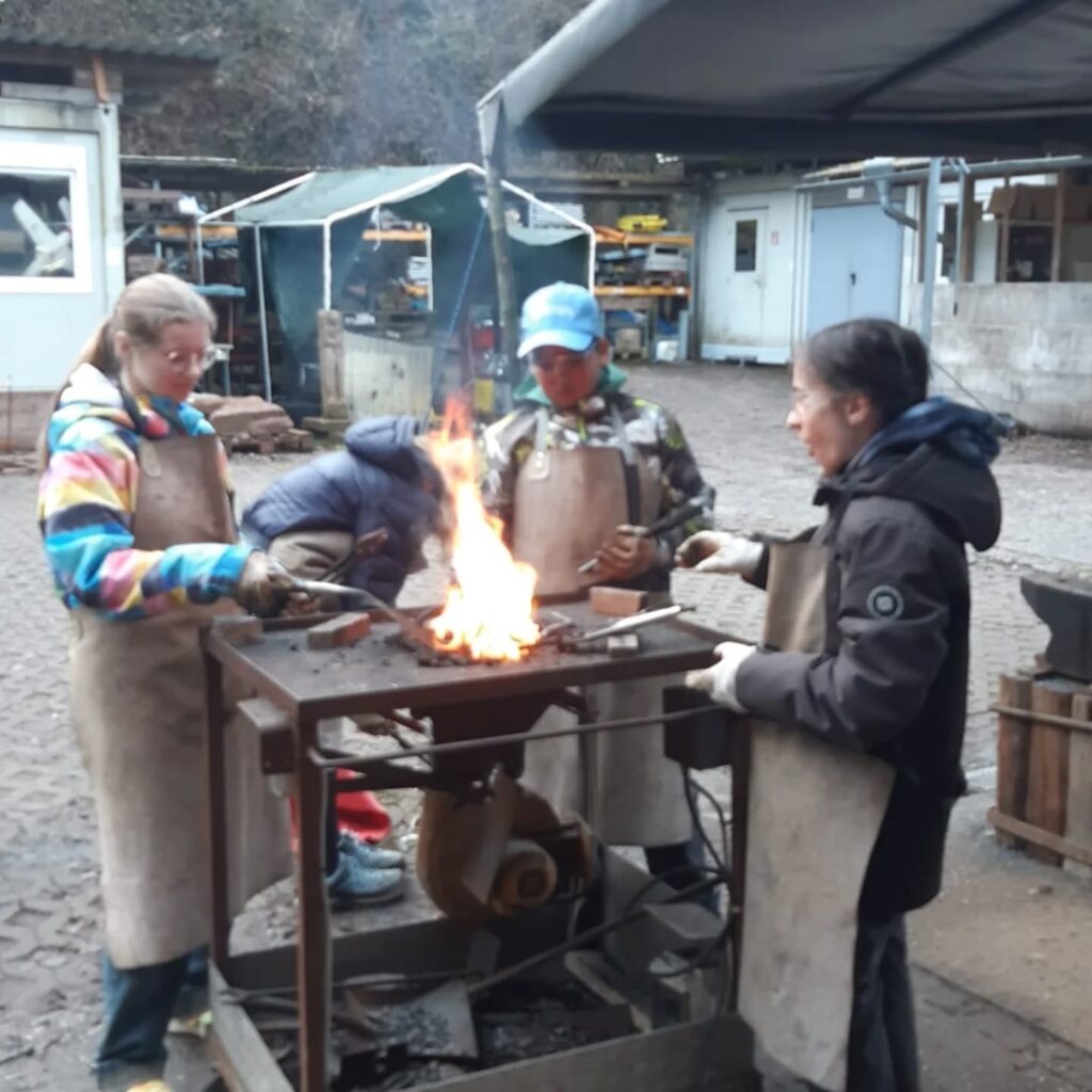 Instagram post from offene_jugendwerkstatt_ka. This post is in position 4.