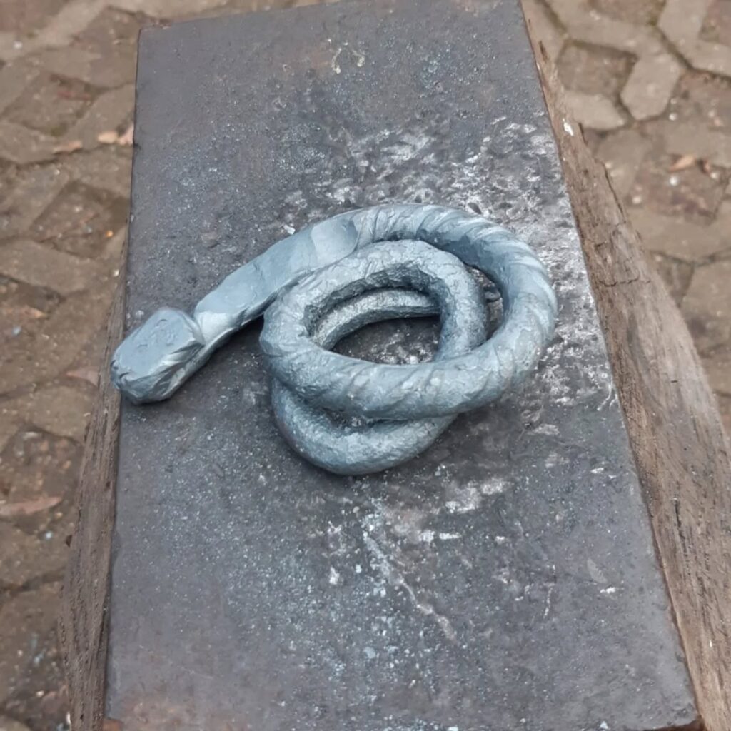 Instagram post from offene_jugendwerkstatt_ka. This post is in position 5.